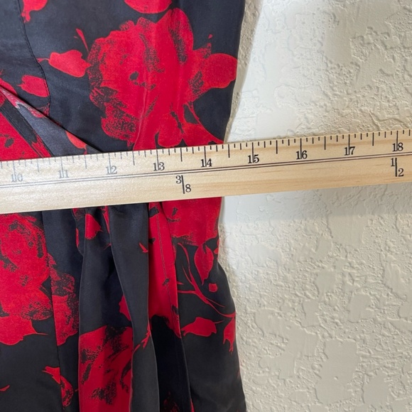 Moda International NWT Floral 100% Silk Wrap Dress Size 10 Black & Red Witchy - Picture 15 of 16